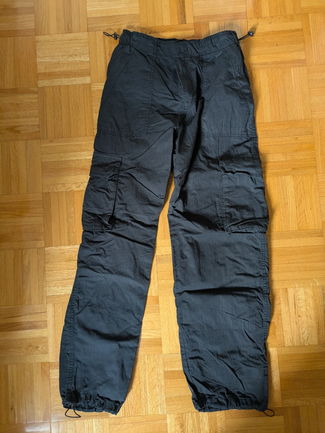 Black cargo pants (small)