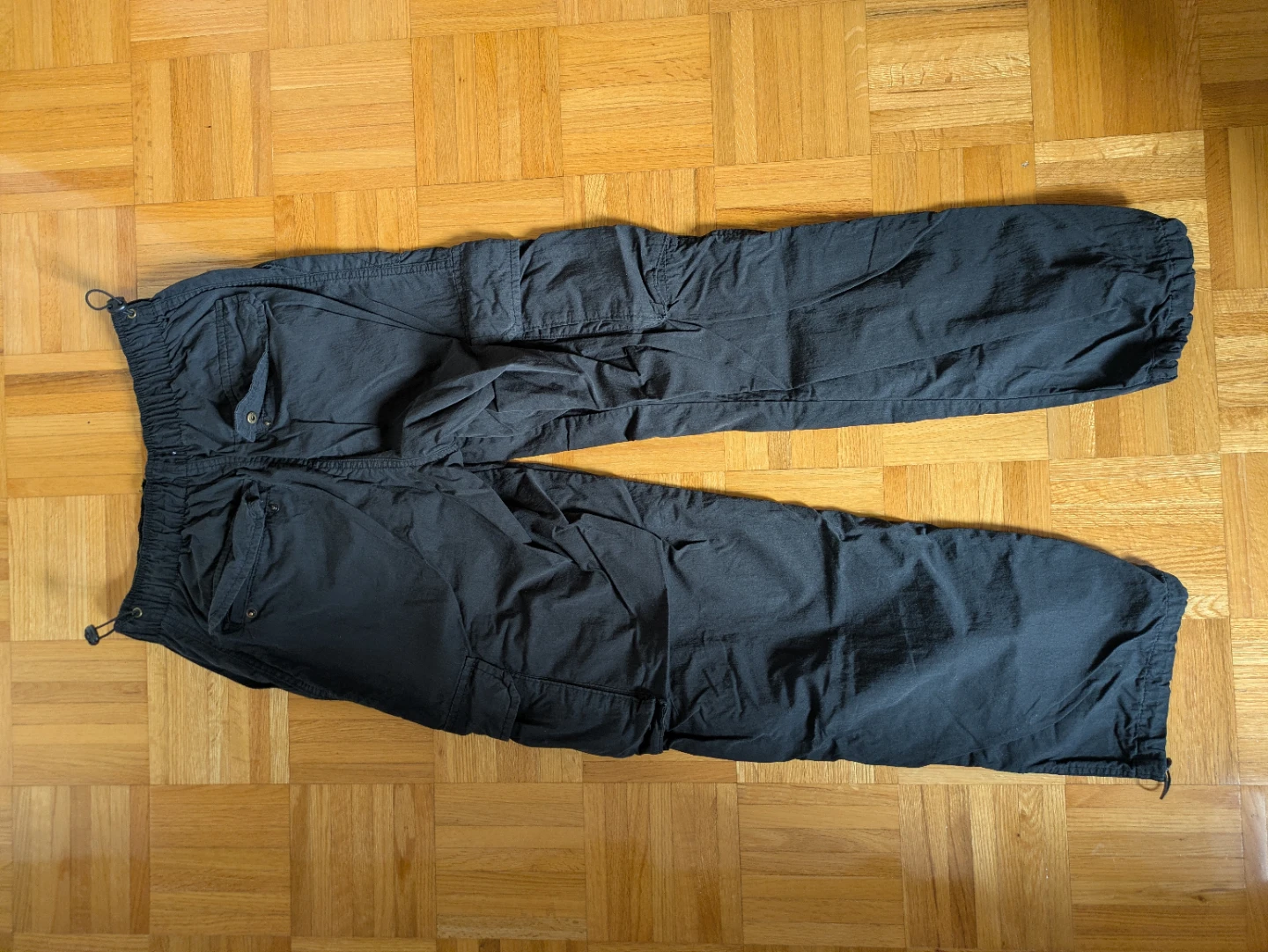 Black cargo pants (small) - photo 2