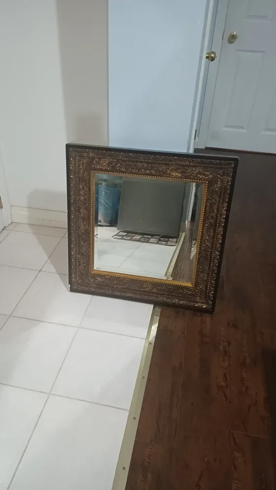 Square Framed Wall Mirror image indicator(3)