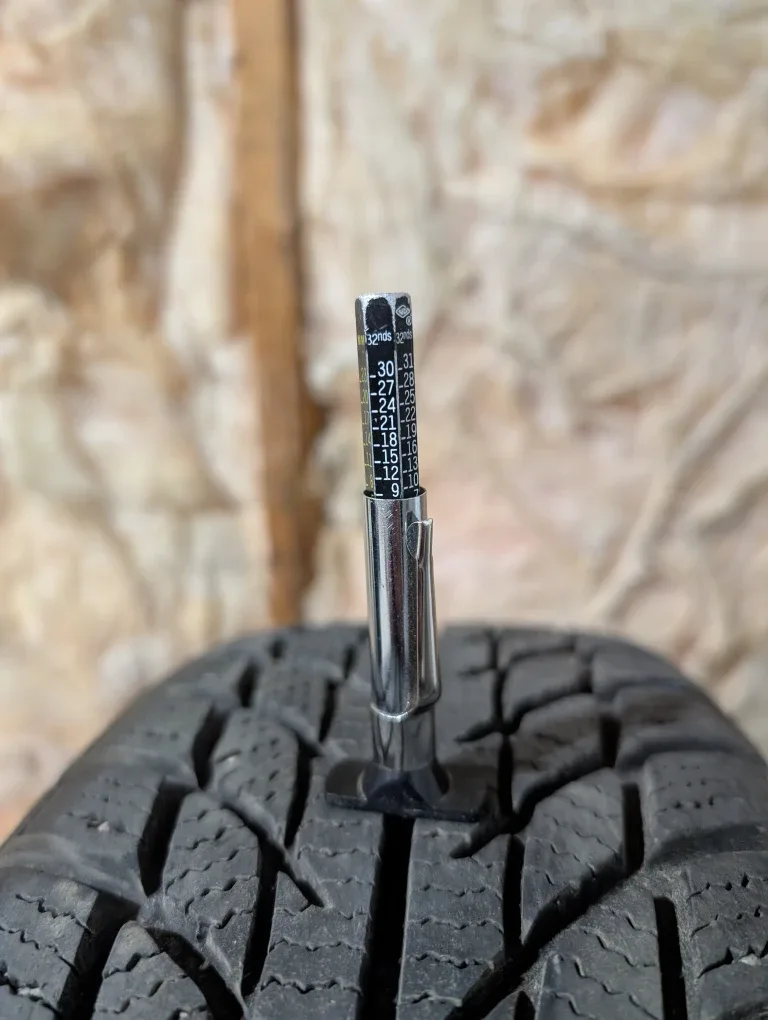 (4)-175/65R14 Winter Tires On Steel Rims Off 2004 Toyota Echo image indicator(3)