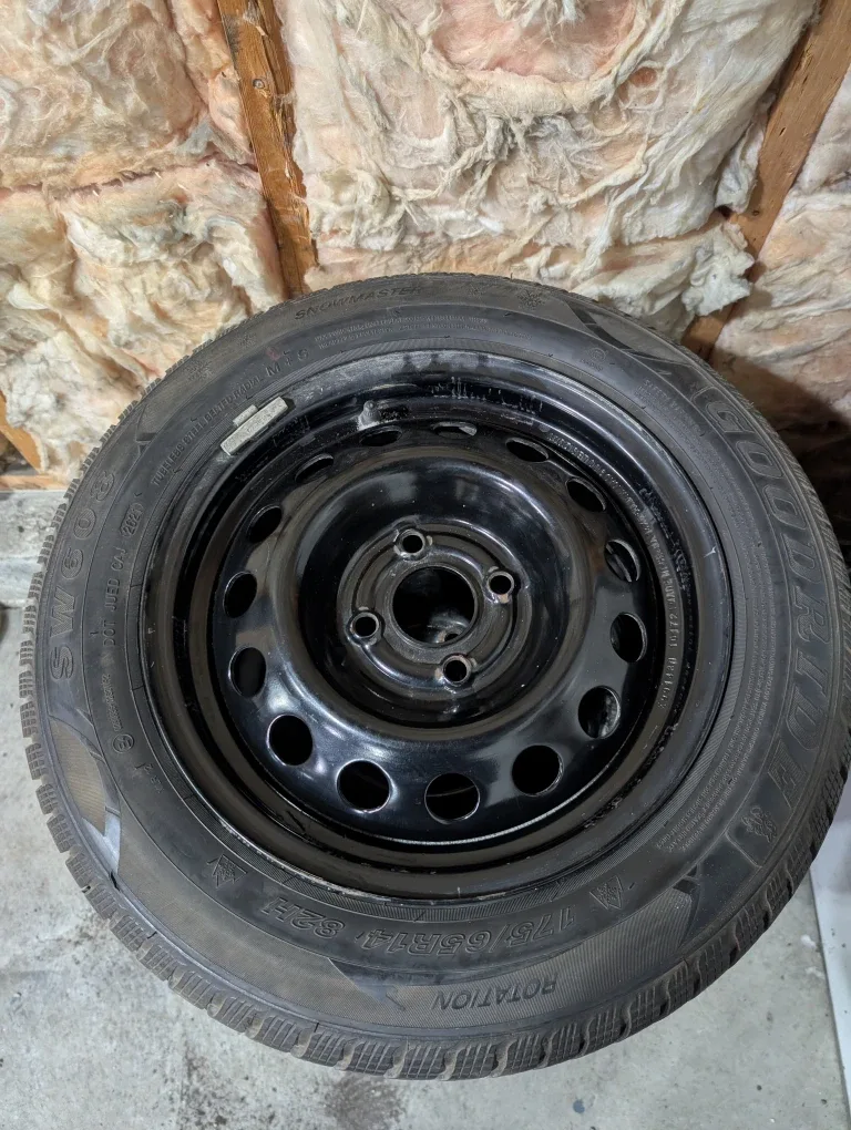 (4)-175/65R14 Winter Tires On Steel Rims Off 2004 Toyota Echo image indicator(7)