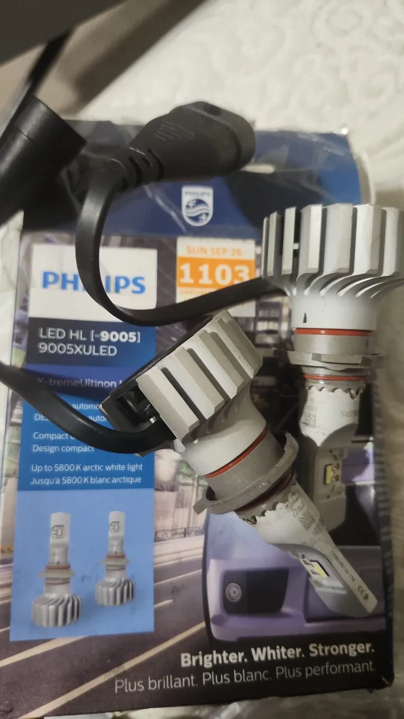 Philips H4XULED X-tremeUltinon Automotive H4 LED Headlight Bulb image indicator(2)