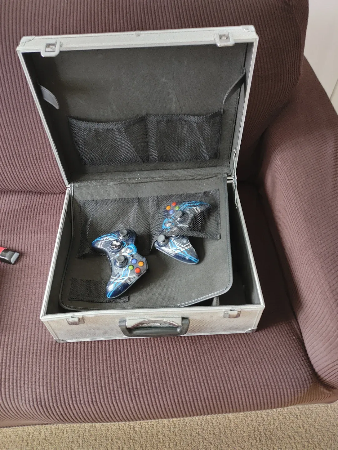 Xbox 360 plus Entertainment System image indicator(3)