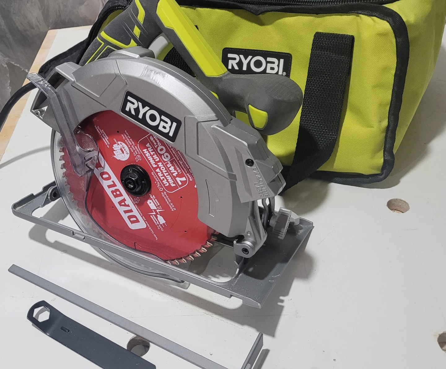 Ryobi Circular Saw W/Laser-/ - with Diablo Blade