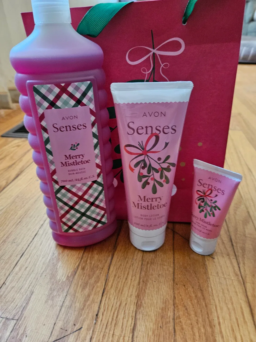 Avon Senses Merry Mistletoe Set