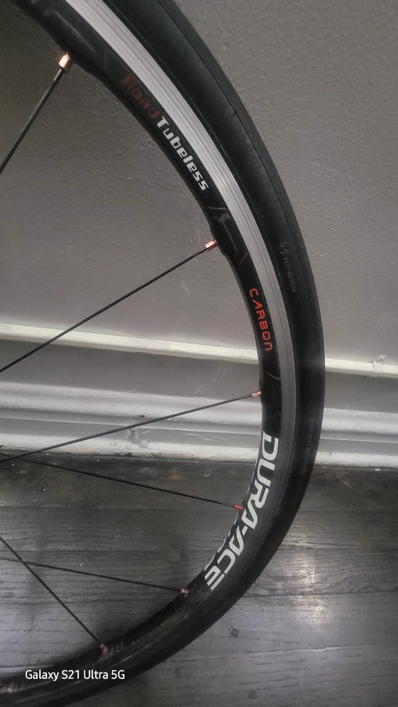 Dura-Ace Carbon Road Tubeless Wheel - photo 2