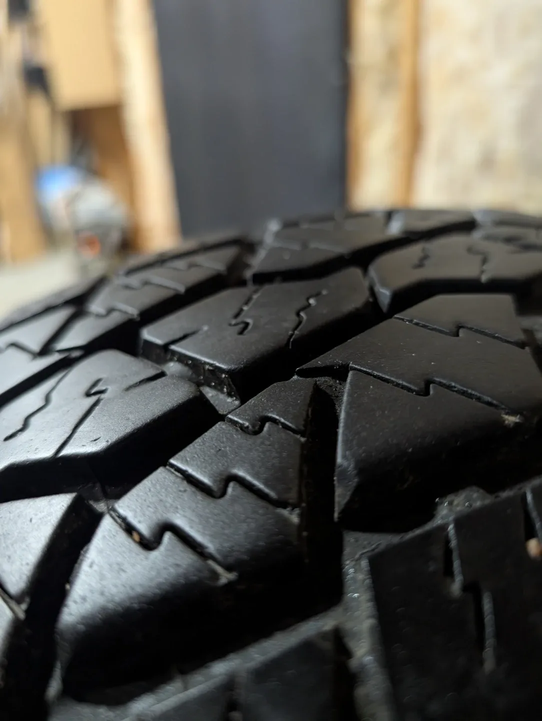 (4)-31x10.50R15LT Triangle Agilex At Tires M+S image indicator(2)