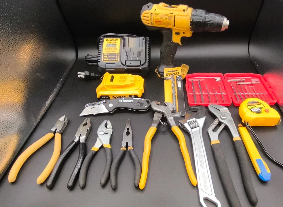 DeWalt Cordless Drill & Tool Set