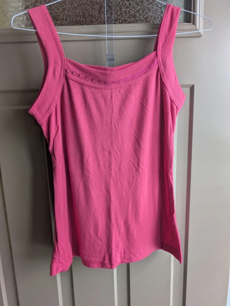 Womens sz XL shirts $4 each image indicator(3)