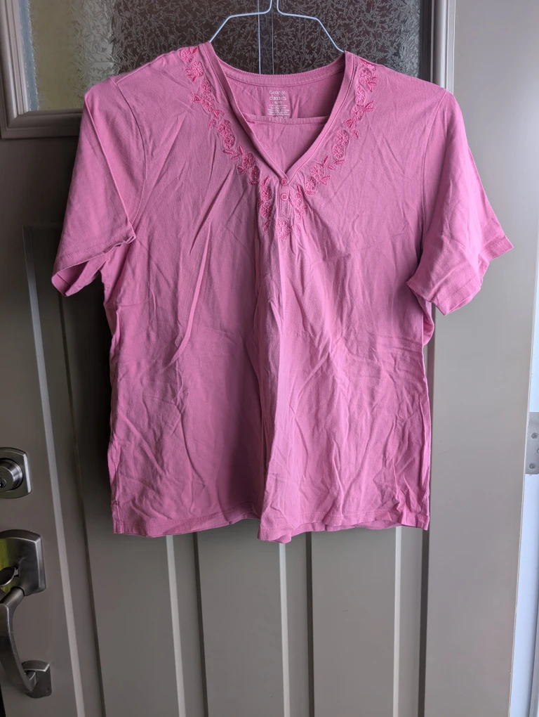 Womens sz XL shirts $4 each - photo 4