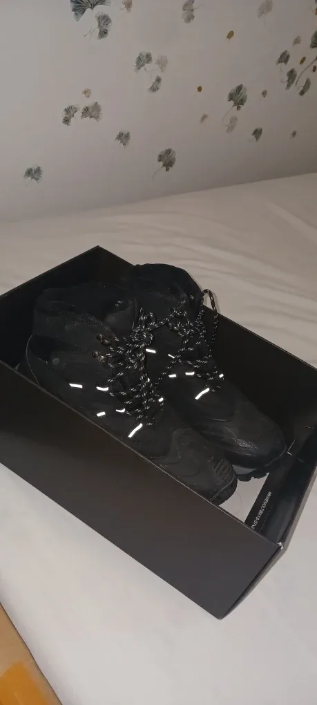 Thinsulate Black Winter Boots Size 7$ 50 image indicator(4)