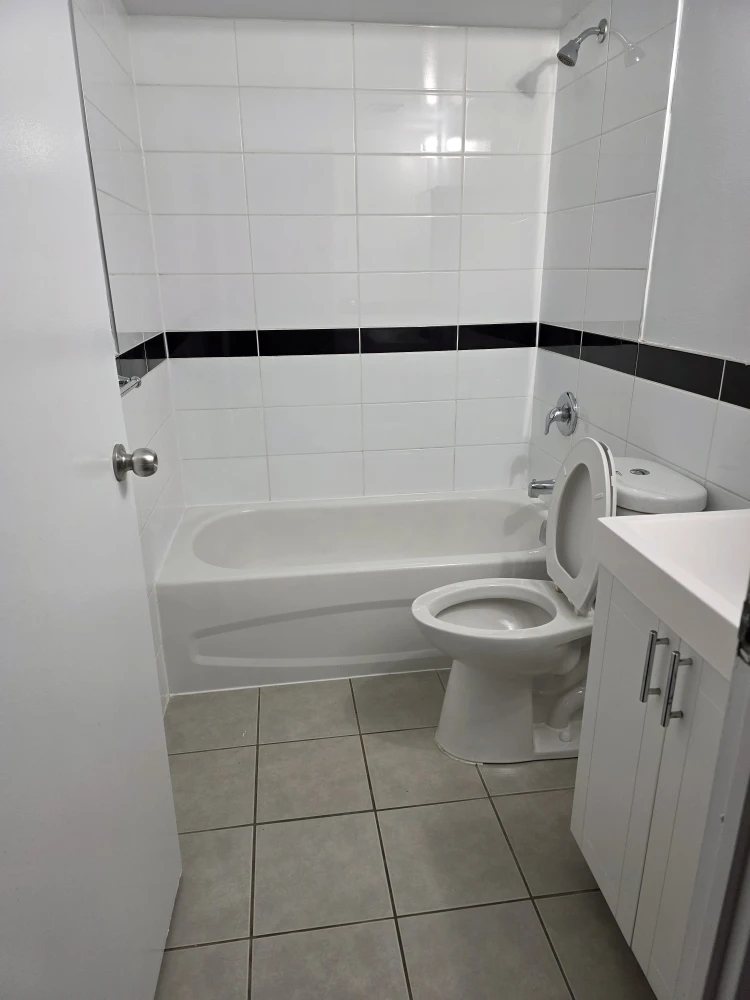 Female Room For Rent - photo 2