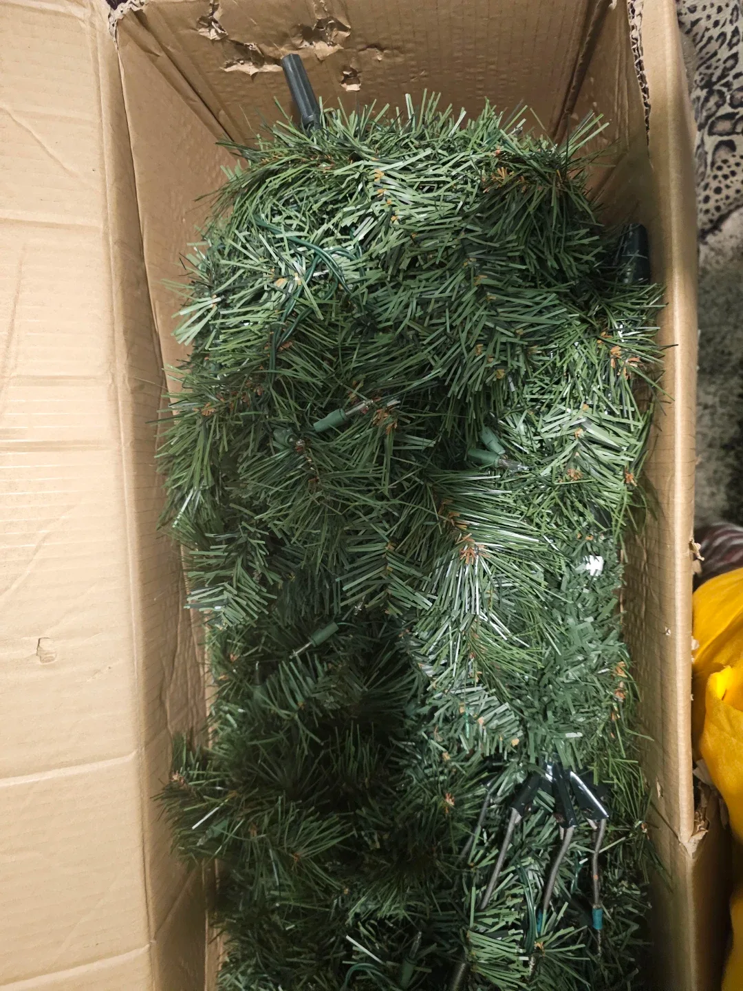 New...6.5 foot pre lit tree image indicator(3)