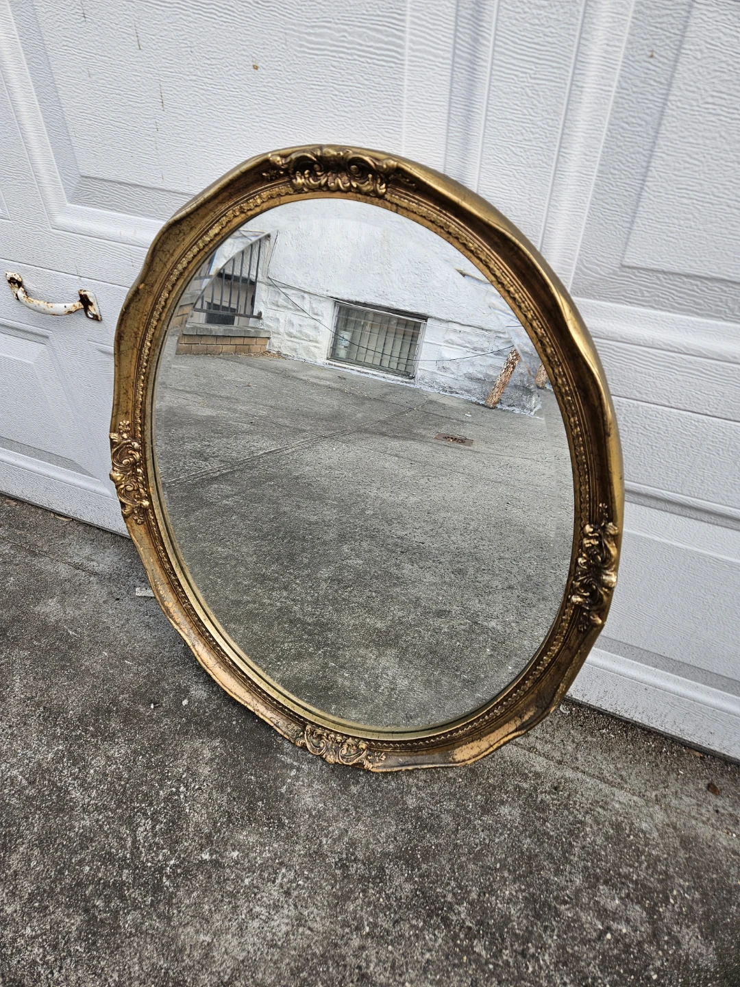 Gold mirror