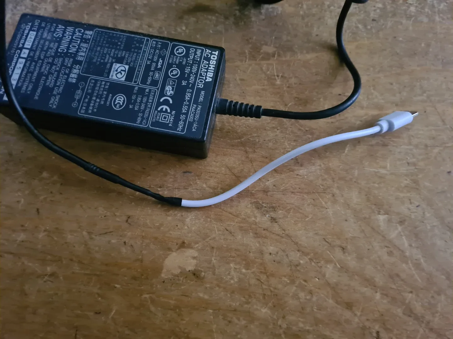 Toshiba PA3030U-1ACA AC Adapter