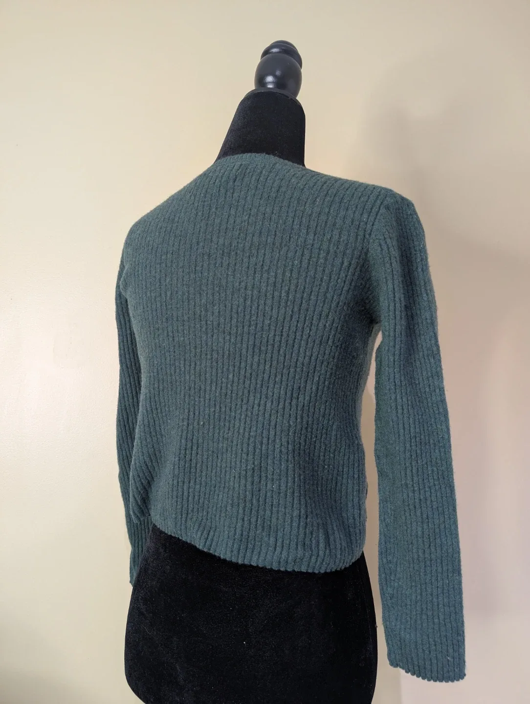 Ellen Tracy Merino Wool Sweater - Size M image indicator(2)