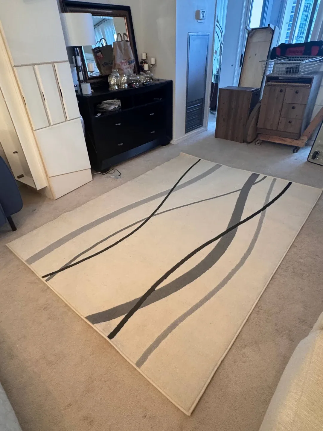 Modern Area Rug - With Black and Grey Design 5×8 Ft