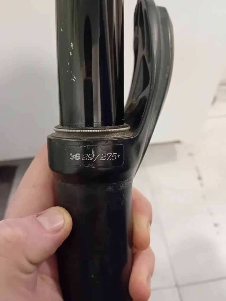 Fox Float 36 fork used 27.5 grab a bargain image indicator(2)