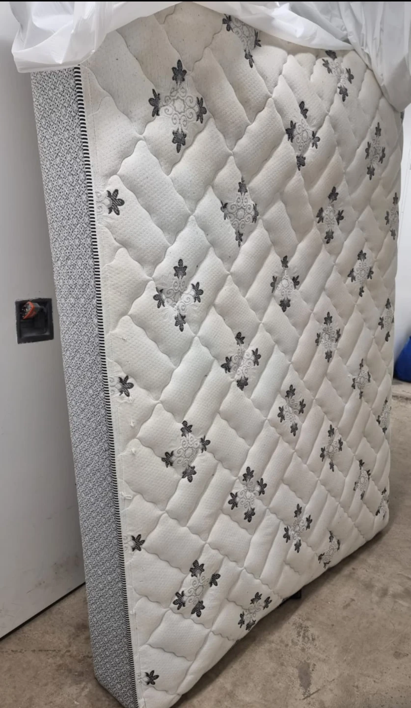 Queen Mattress and Box spring - photo 4