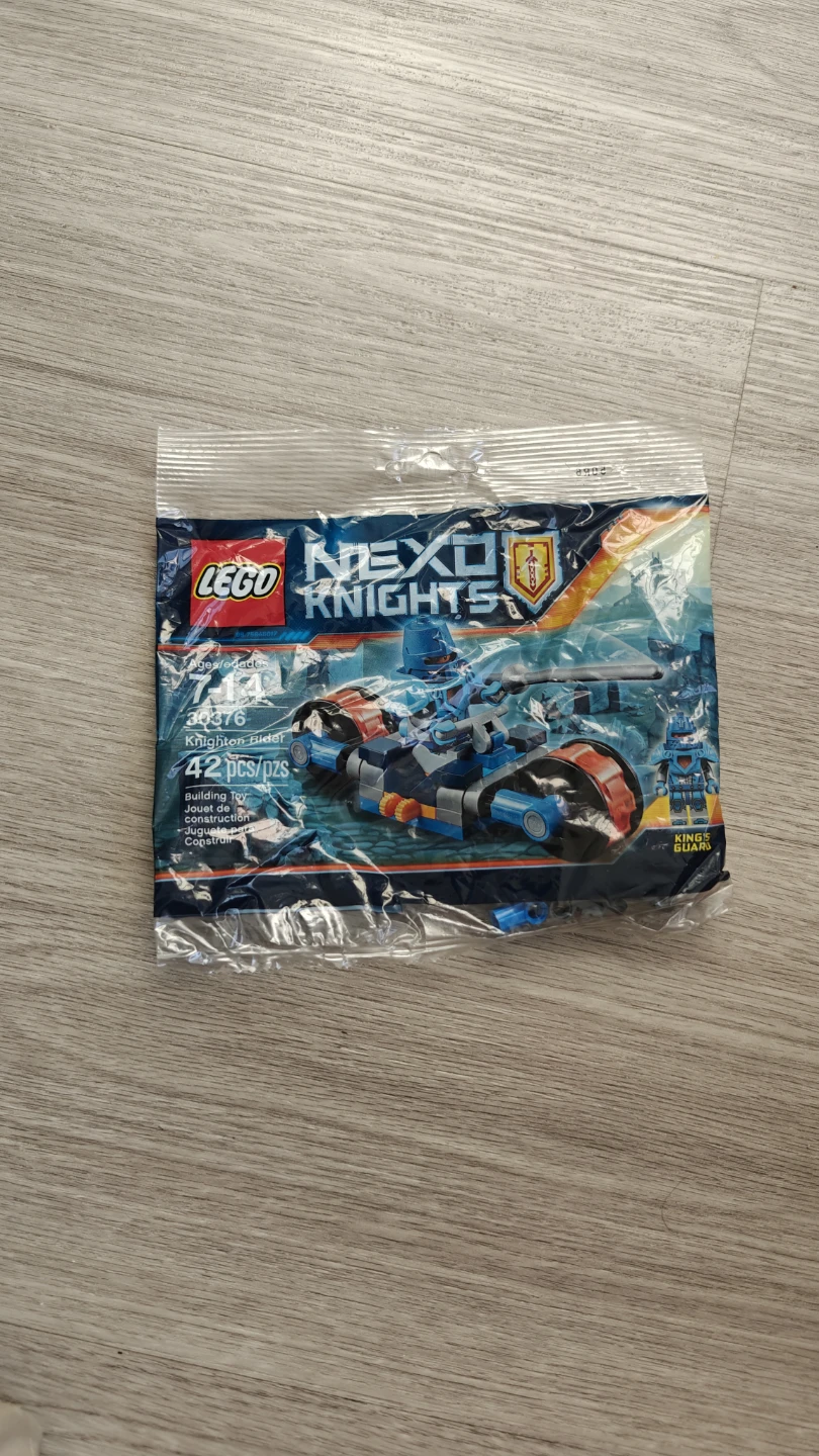New LEGO Nexo Knights Knighton Rider 30376 - photo 2