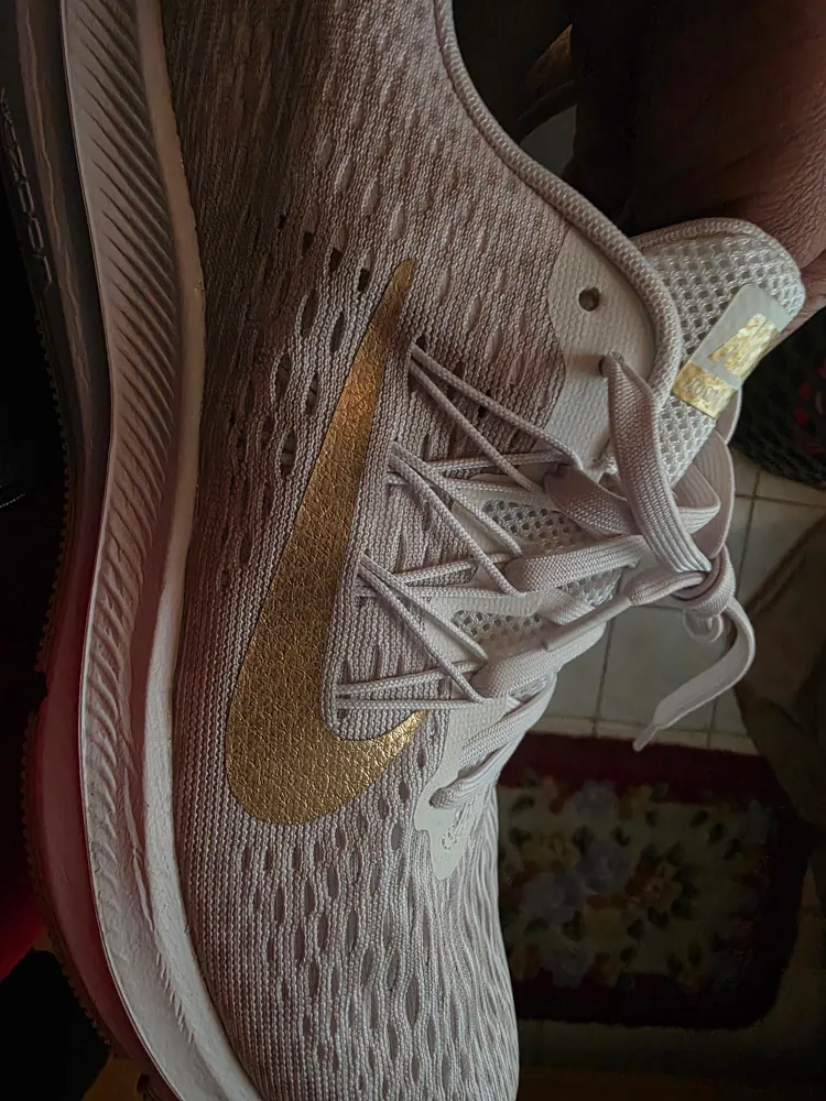 Nike Zoom Winflo 5 Women's Running Shoes image indicator(9)