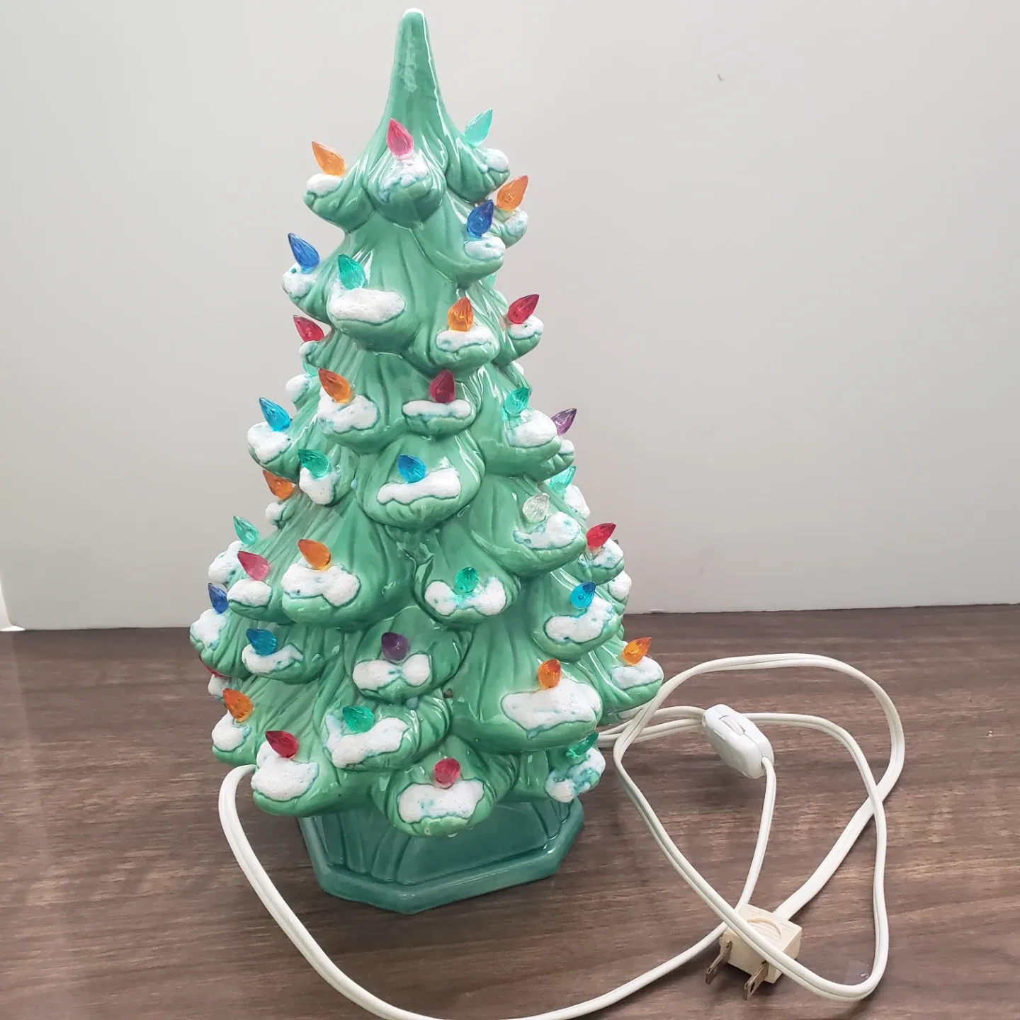 Ceramic Christmas Tree with Lights 12" image indicator(3)