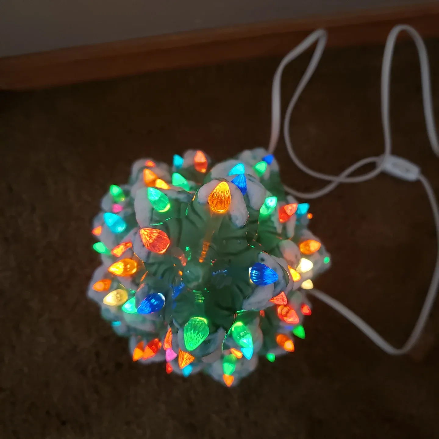 Ceramic Christmas Tree with Lights 12" image indicator(4)