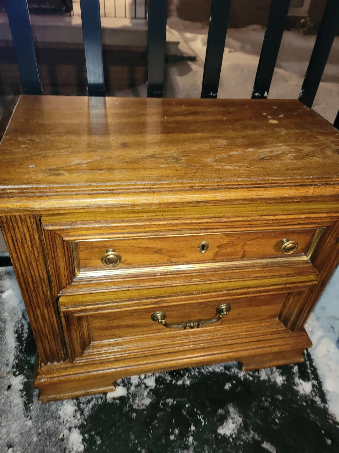 Free end table