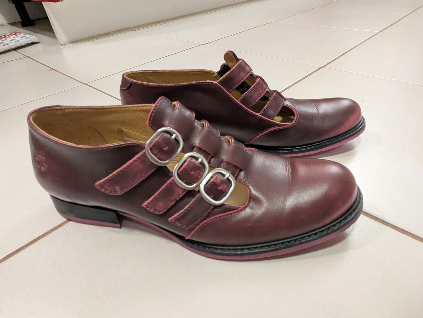 Fluevog McPhee - Size 9 women's - near mint condition