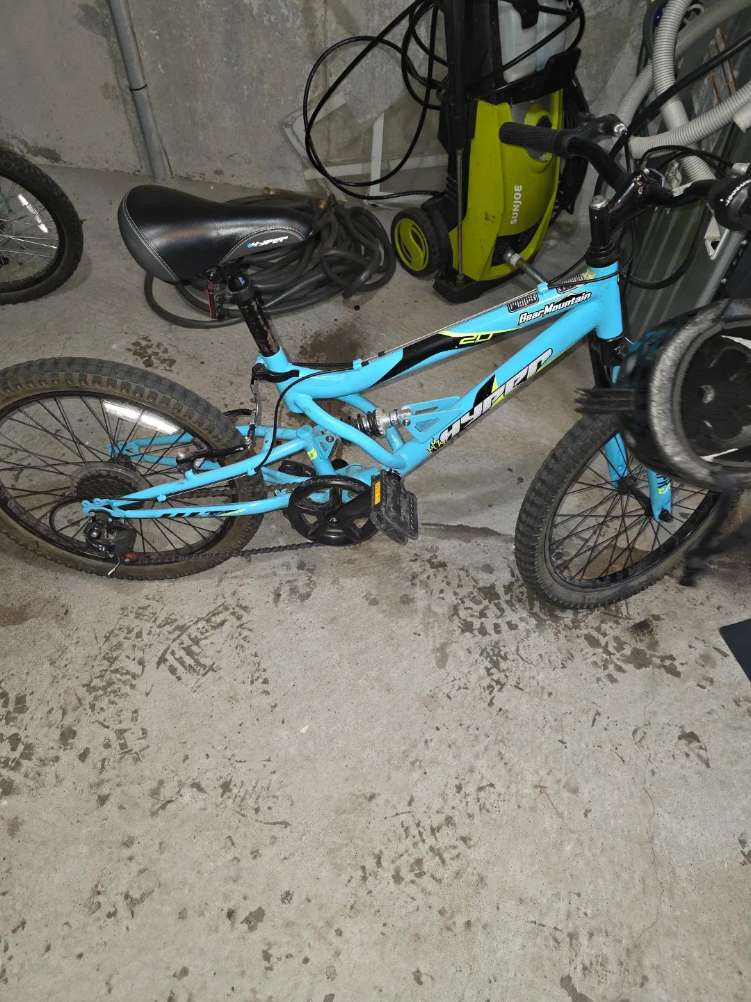 Hyper Bear Mountain 20" Bike - Blue image indicator(3)