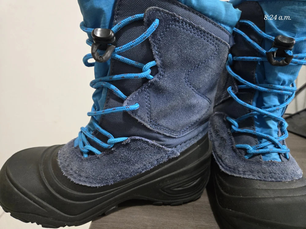 The North Face Snow Boots - Kids US Size 1 - photo 4