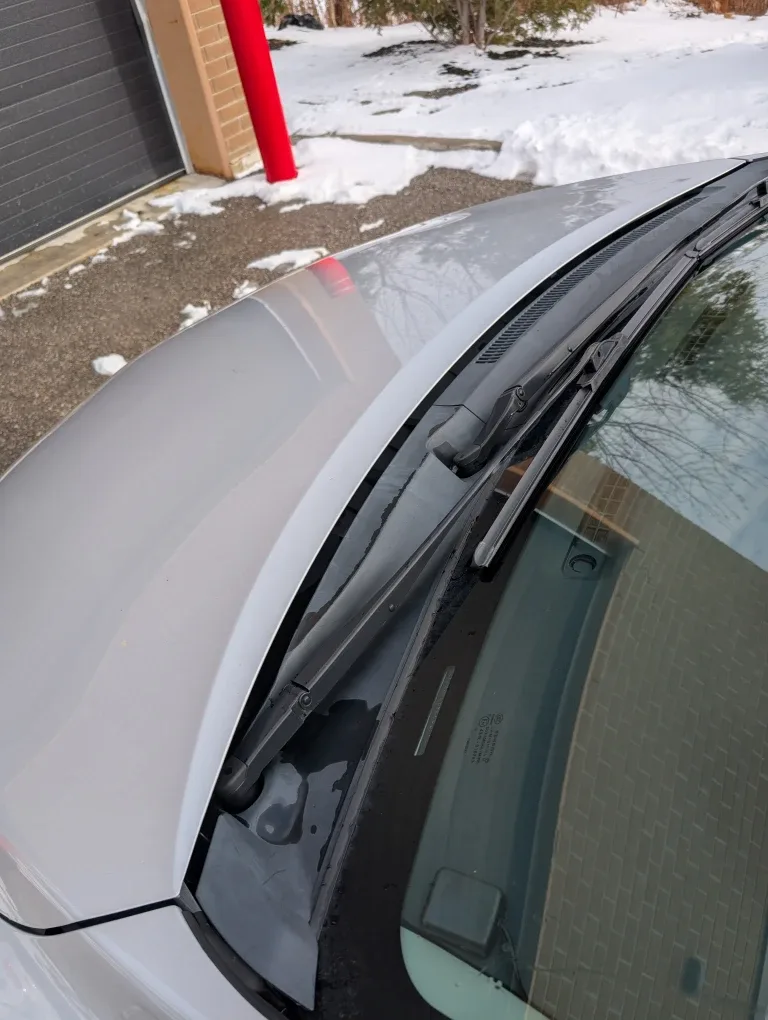 Silver Toyota Corolla Sedan image indicator(2)