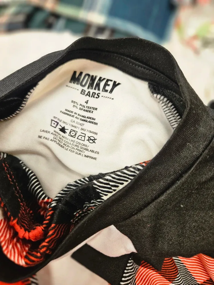 NEW Pajama Set - Size 4 or 18M image indicator(6)