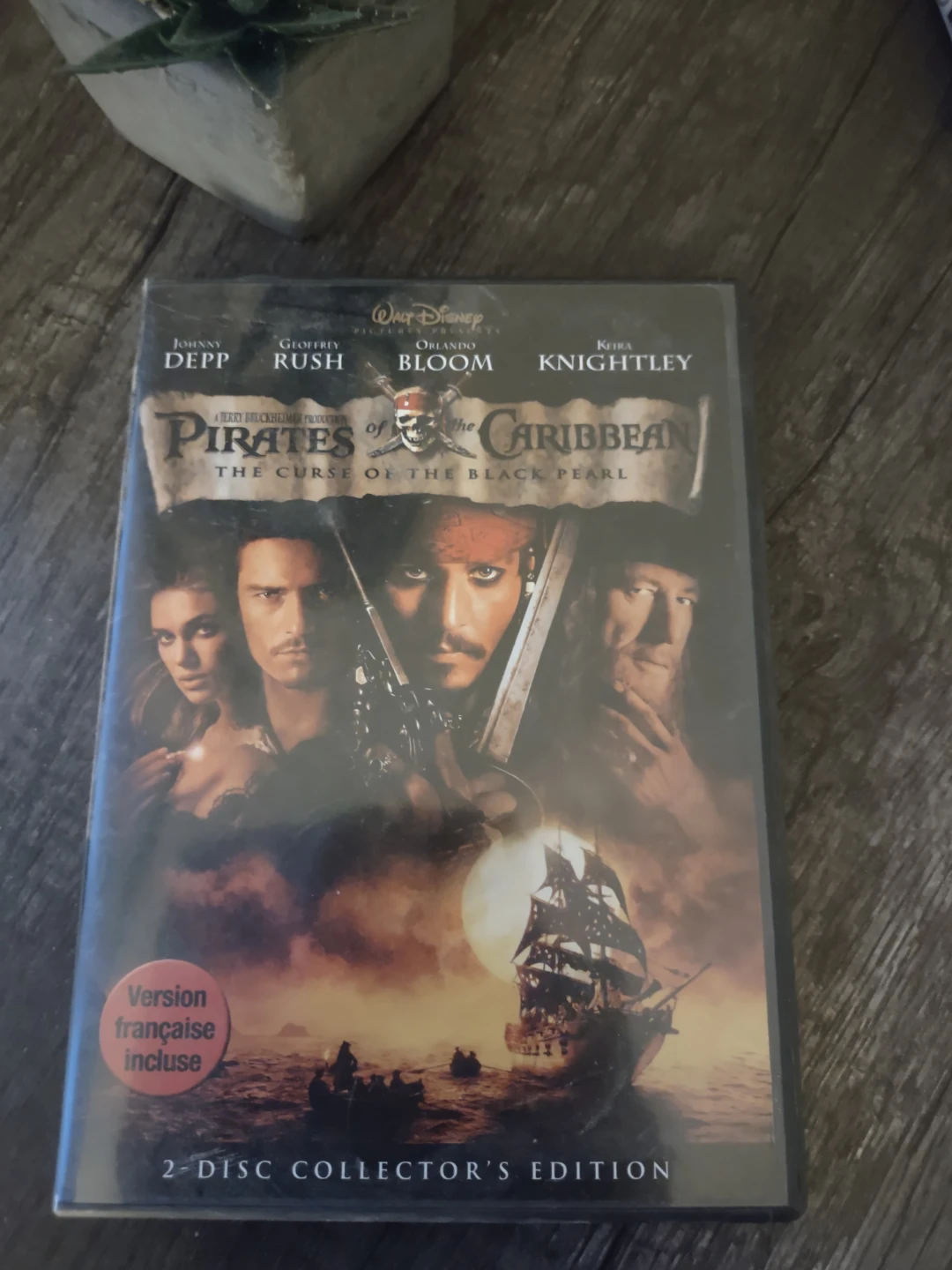 Pirates of the Caribbean: Curse of the Black Pearl 2-Disc DVD