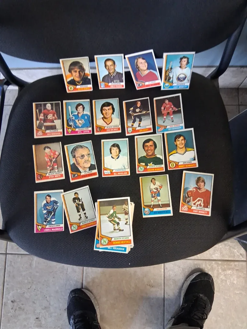 1974-75 opc hockey cards 200 cards
