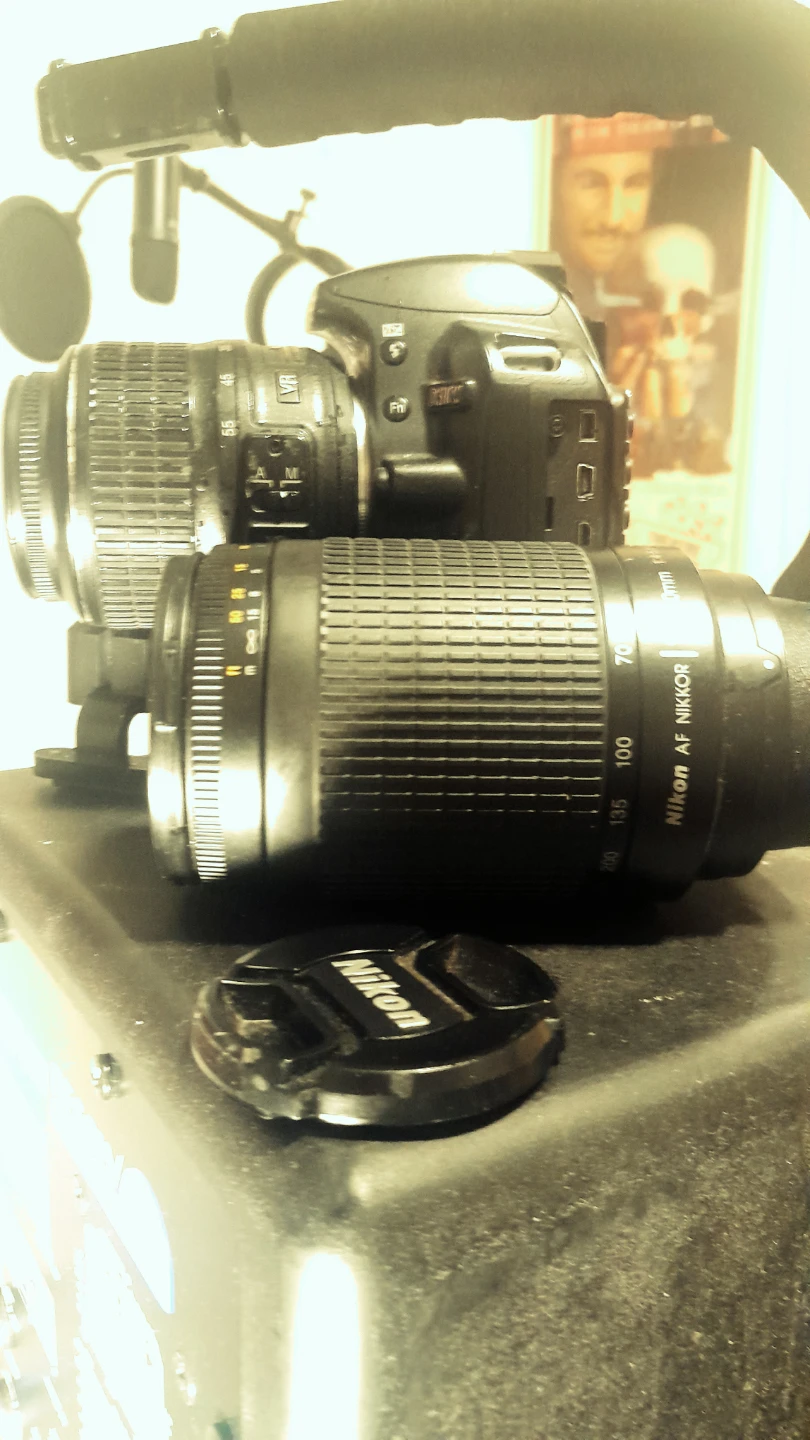 Nikon D3100 DSLR w/ 2 Lens + 128gb SD + HDMI 2 USB - photo 2
