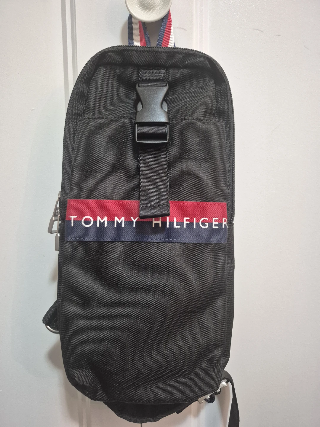 Tommy Hilfiger Crossbody Sling Bag – Black – Like New