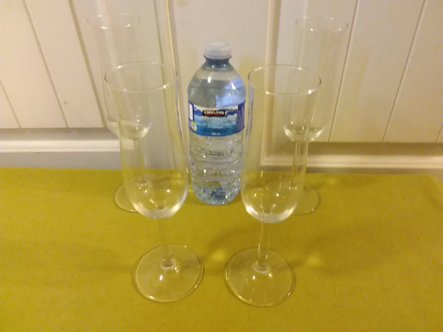 🥂  ➡️ Champagne Flutes 🚨 Set of (4) 🥂🥂