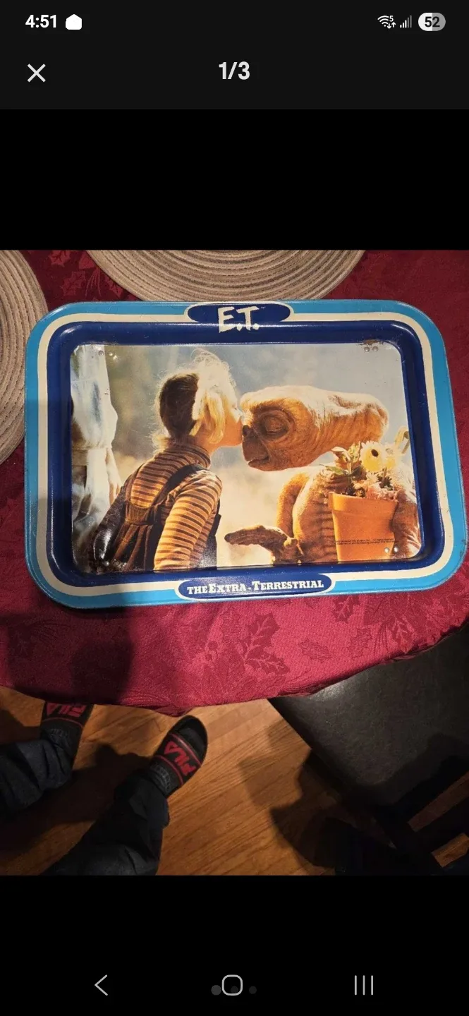 E.t. tv tray