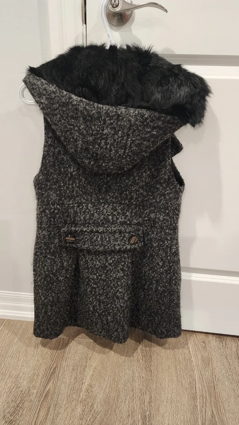 Mixtié Black/Grey Vest - Size 140/10 image indicator(3)