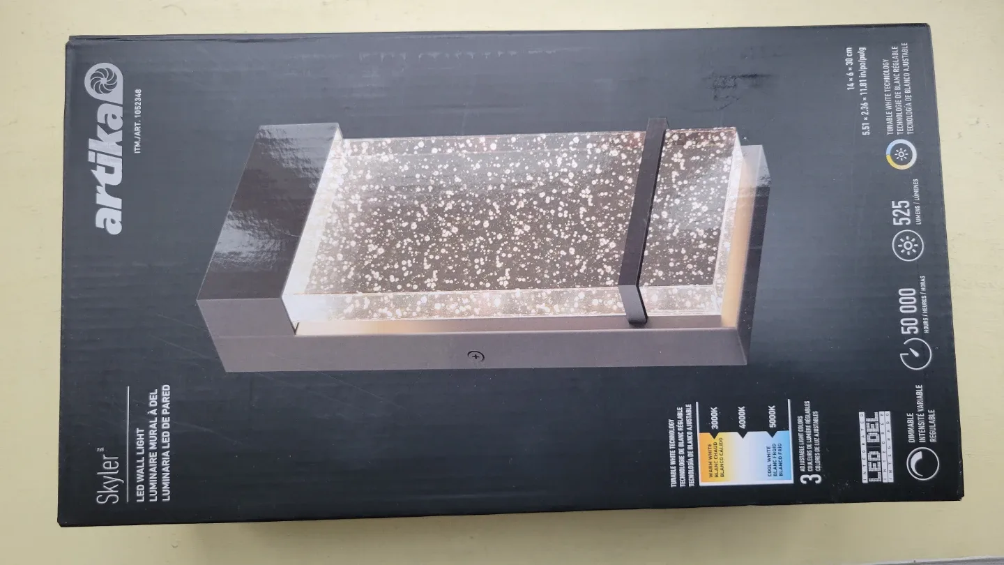 Artika Skyler LED Wall Light - NEW in Box!