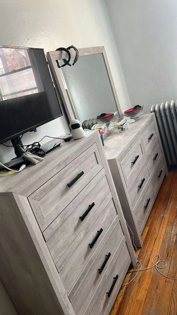 Bedroom Set - Bed, Nightstand, Dresser, Mirror