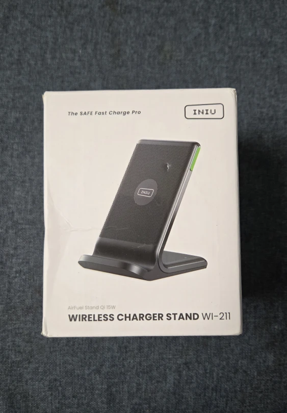 INIU Wireless Charger Stand WI-211 - New in Box!
