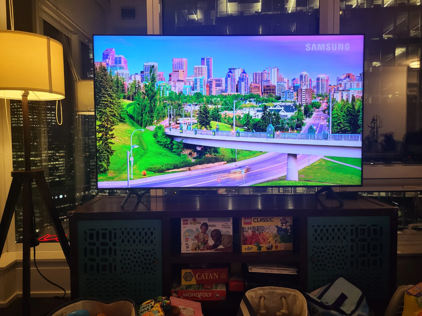 Samsung 65" 4K UHD Smart TV (model: TU7000F) - photo 4