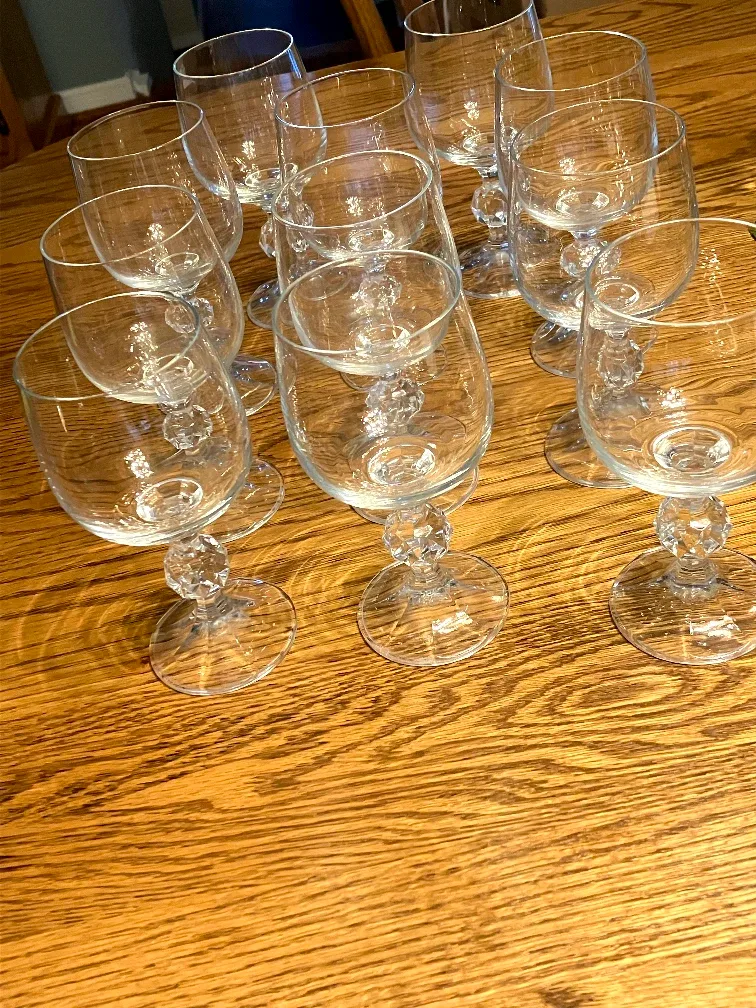 Set of 10 Wine Glasses