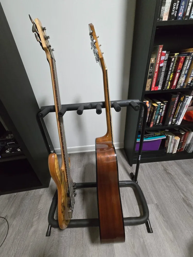Yorkville GS305B Guitar stand - holds 5 guitars