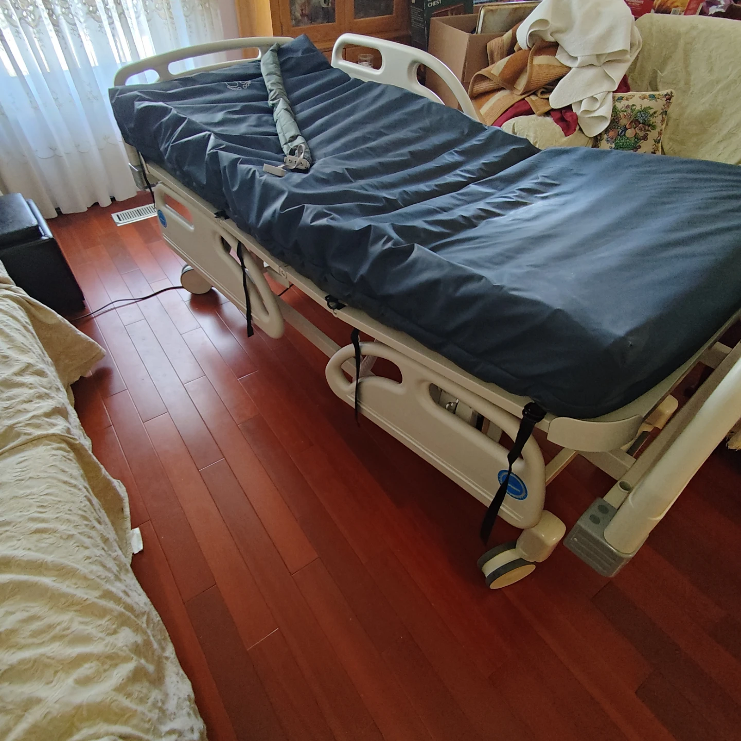 Hospital Bed - photo 2
