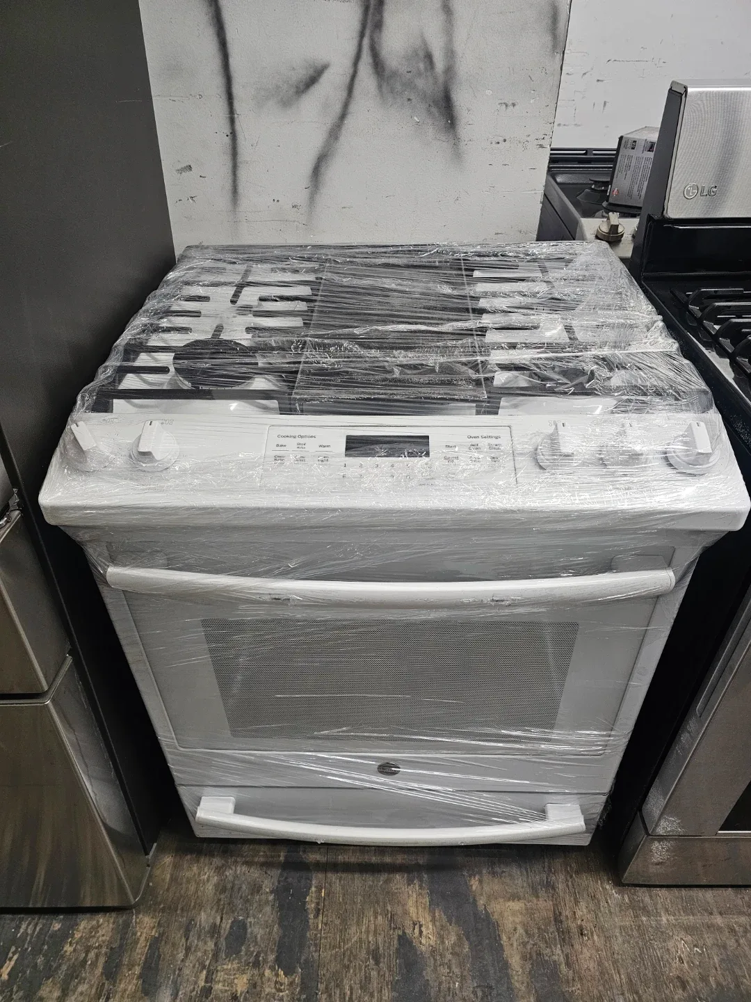 Ge profile 30in white gas stove