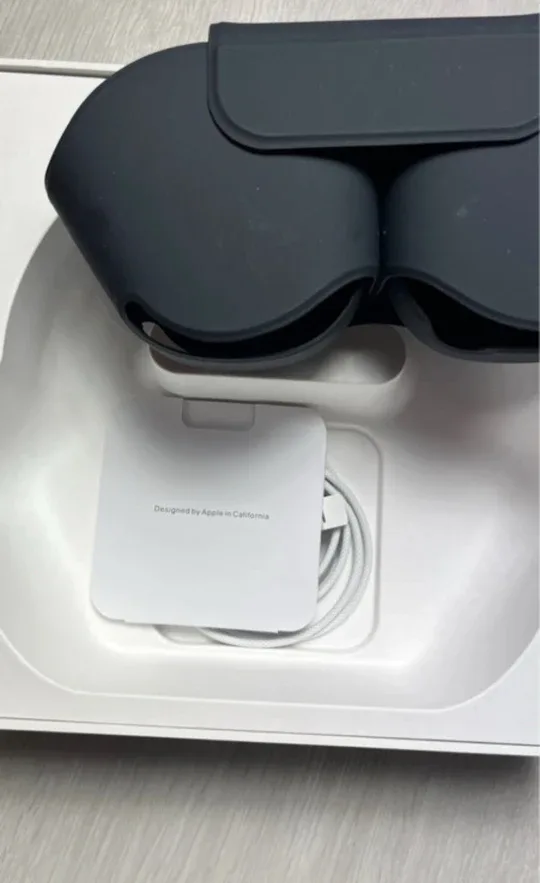 Apple Airpods Max - Blue - With Box image indicator(3)