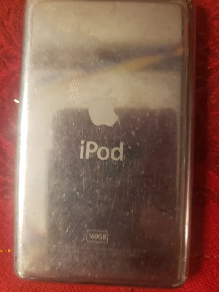 Apple iPod Classic 160GB - Great for Music!